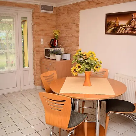 Liliom Apartment Balatonvilágos